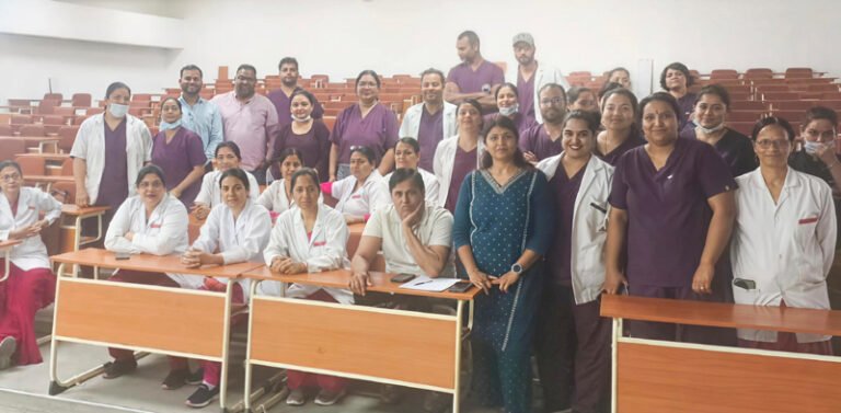 नर्सिंग दिवस की तैयारियां तेज: दून मेडिकल कॉलेज में नर्सेज संघ की अहम बैठक आयोजित