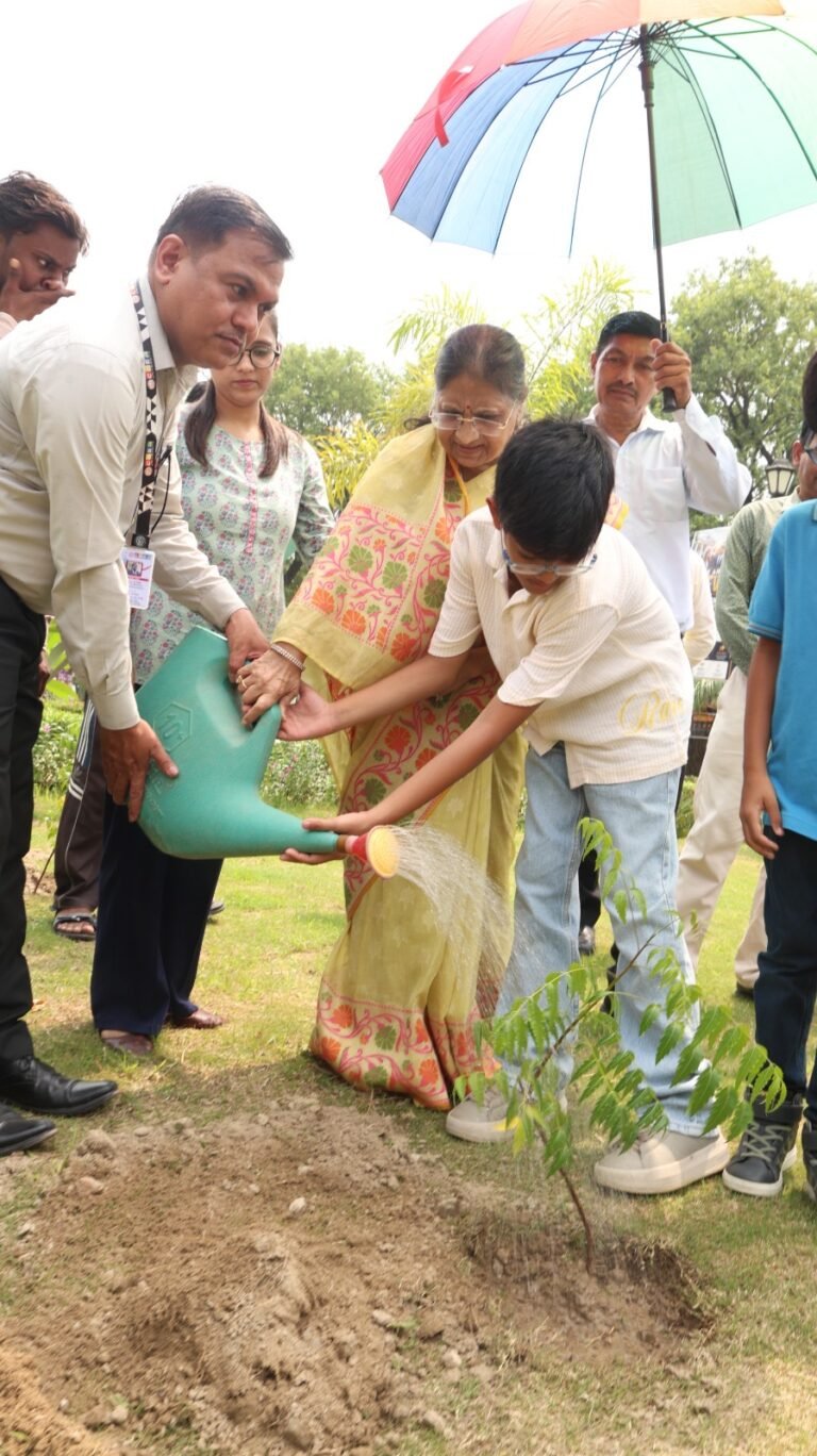 COER विश्वविद्यालय में हरेला पर्व पर वृक्षारोपण एवं वाद-विवाद प्रतियोगिता